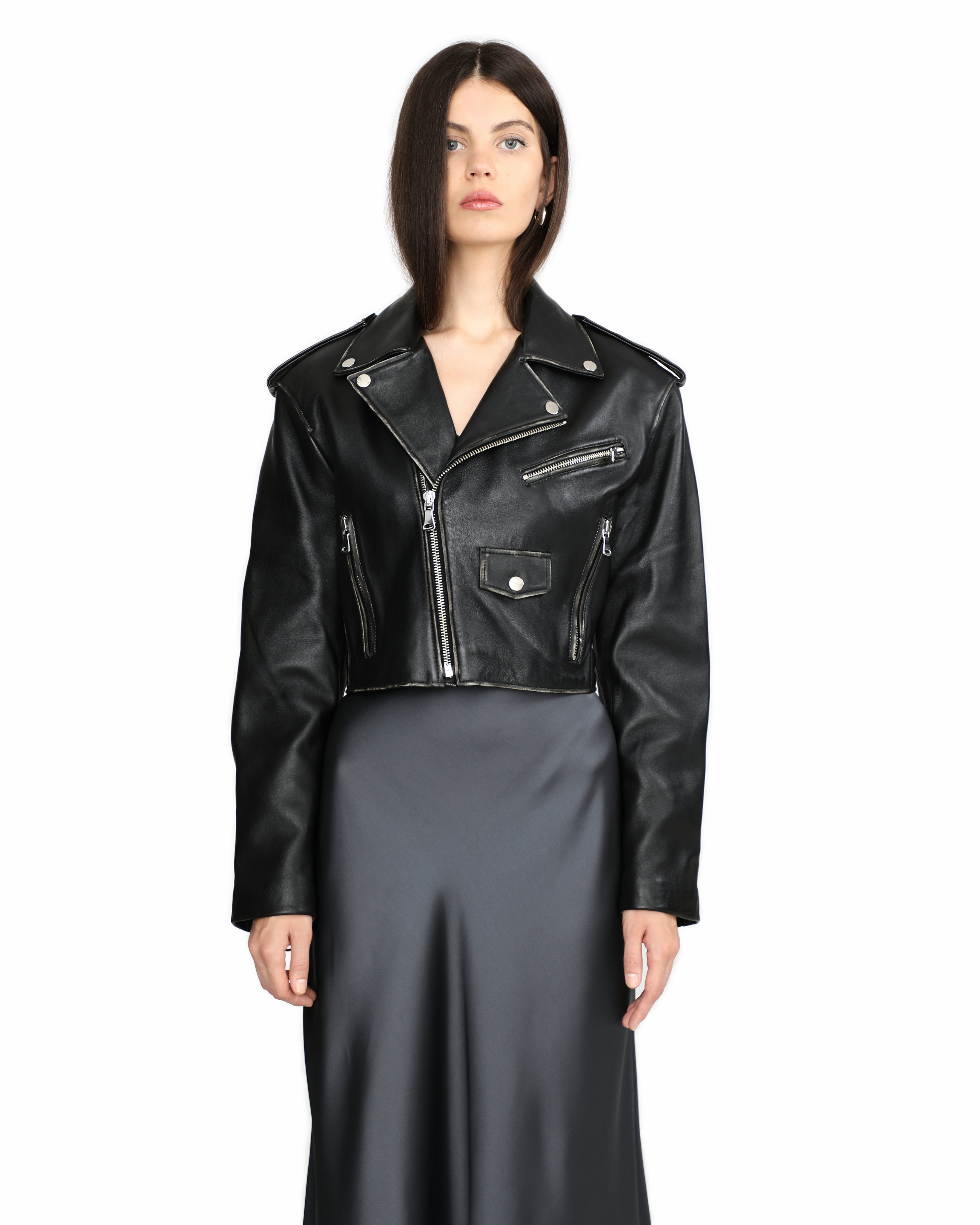 Amanda short black leather jacket with zipper and pockets front zoom photo